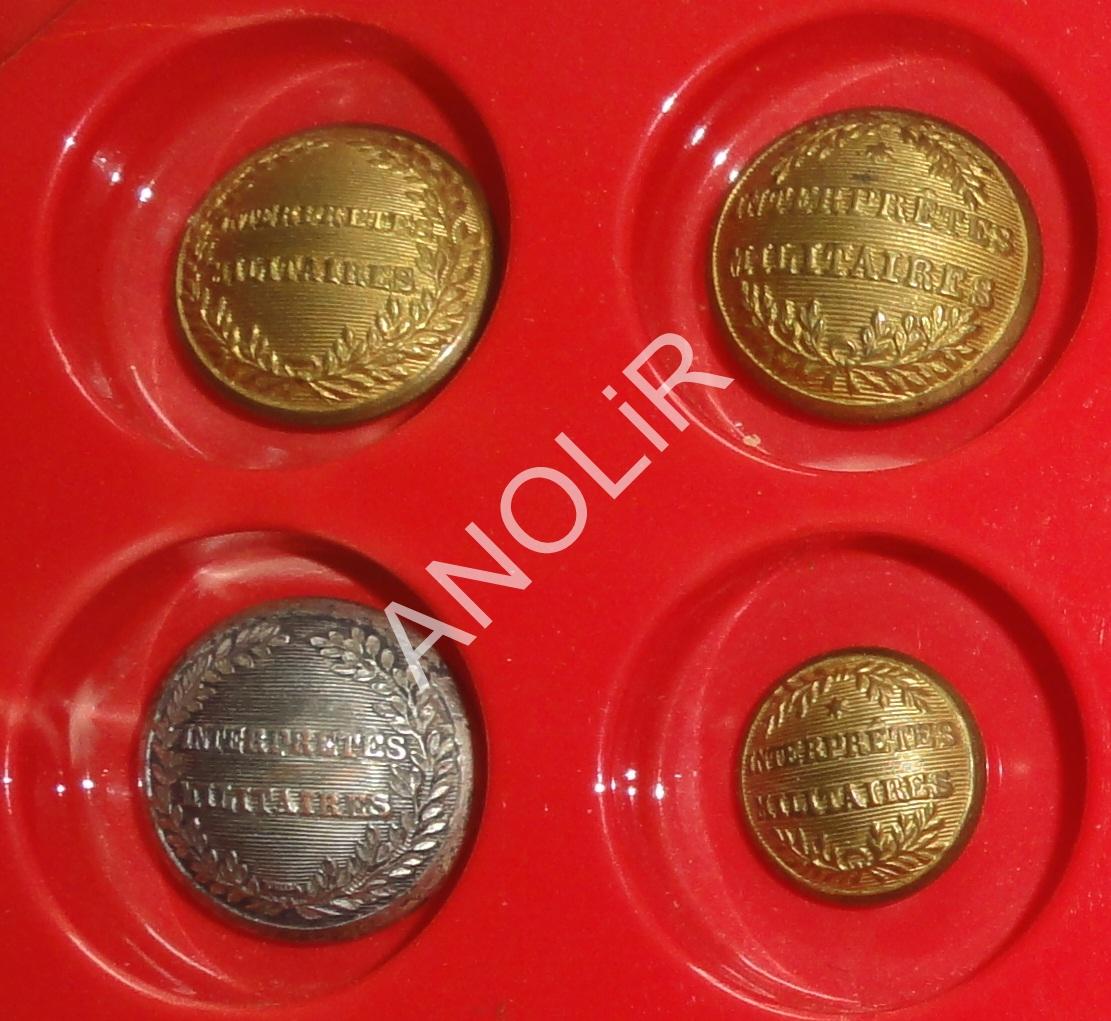 1845: Boutons d'interprète